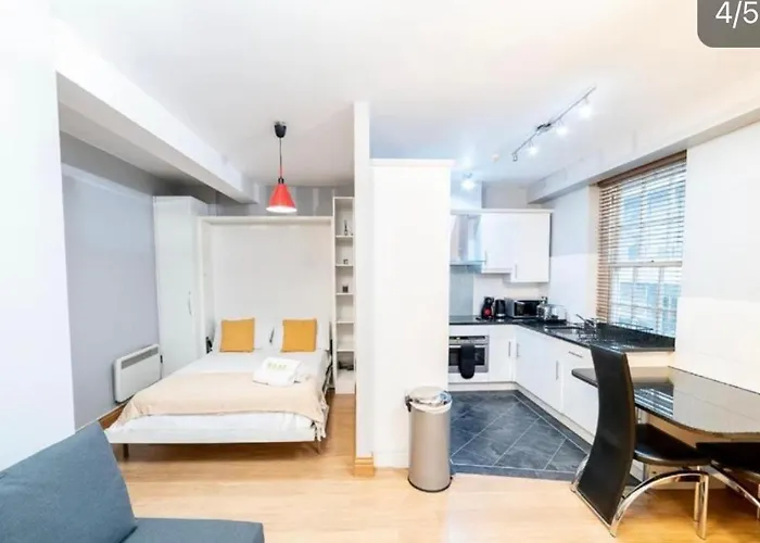 Flat In Centre